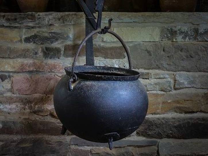 Kettling Police Tactic Word History Merriamster